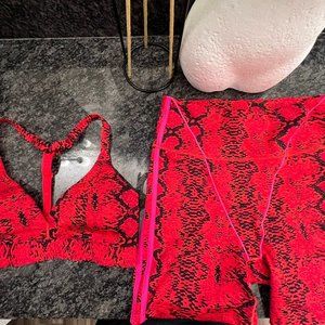 ADIDAS x IVY PARK - ALLOVER PRINT TRIANGLE BRA 2.0 & SHORT TIGHTS SET